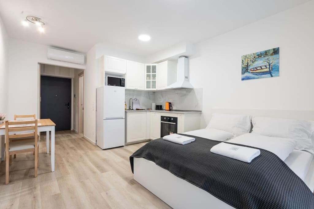 Oaks Studio With Balcony Βουδαπέστη Εξωτερικό φωτογραφία