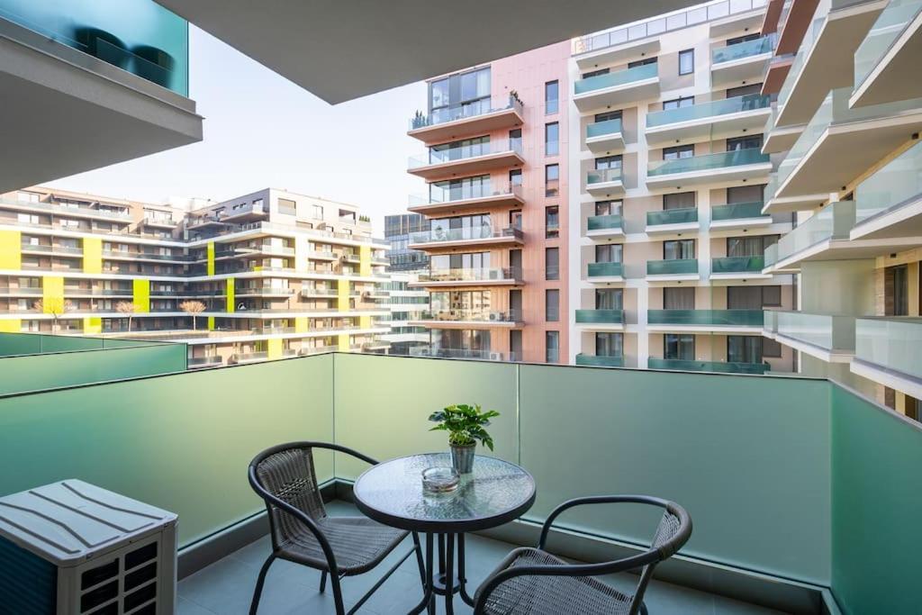 Oaks Studio With Balcony Βουδαπέστη Εξωτερικό φωτογραφία