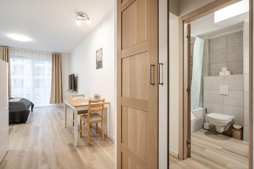 Oaks Studio With Balcony Βουδαπέστη Εξωτερικό φωτογραφία