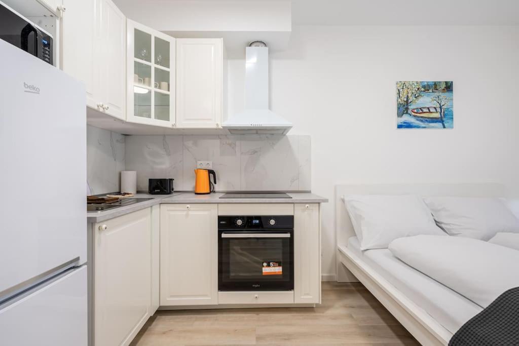 Oaks Studio With Balcony Βουδαπέστη Εξωτερικό φωτογραφία
