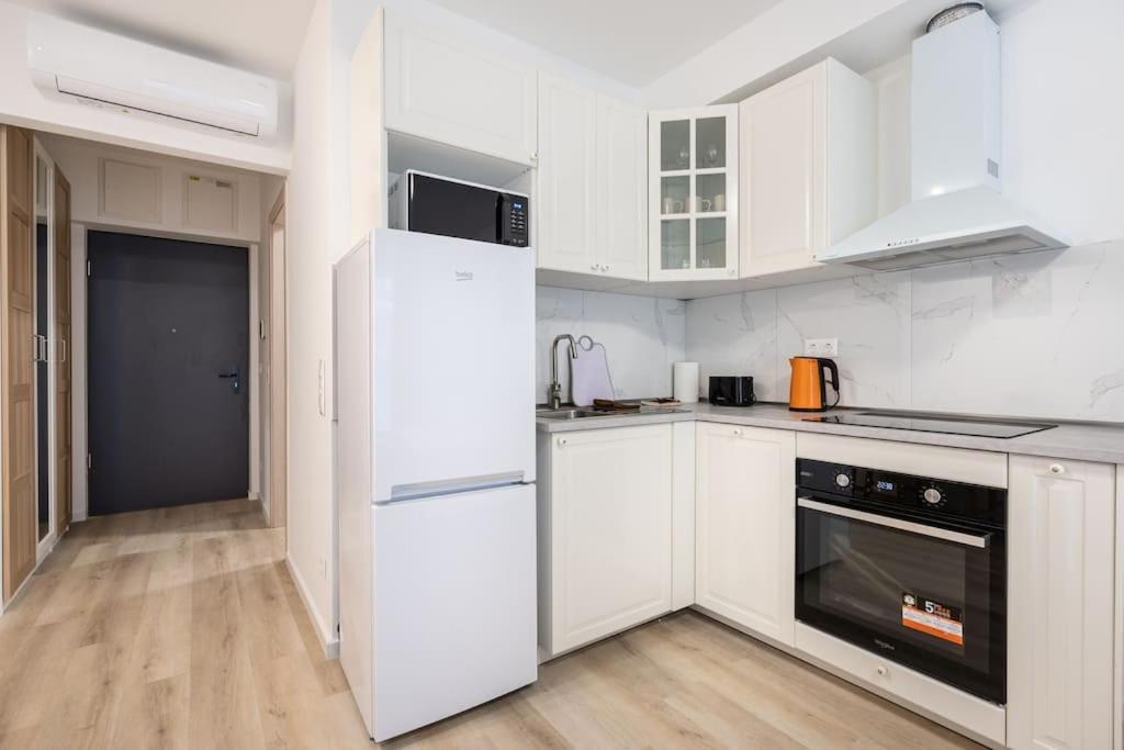 Oaks Studio With Balcony Βουδαπέστη Εξωτερικό φωτογραφία